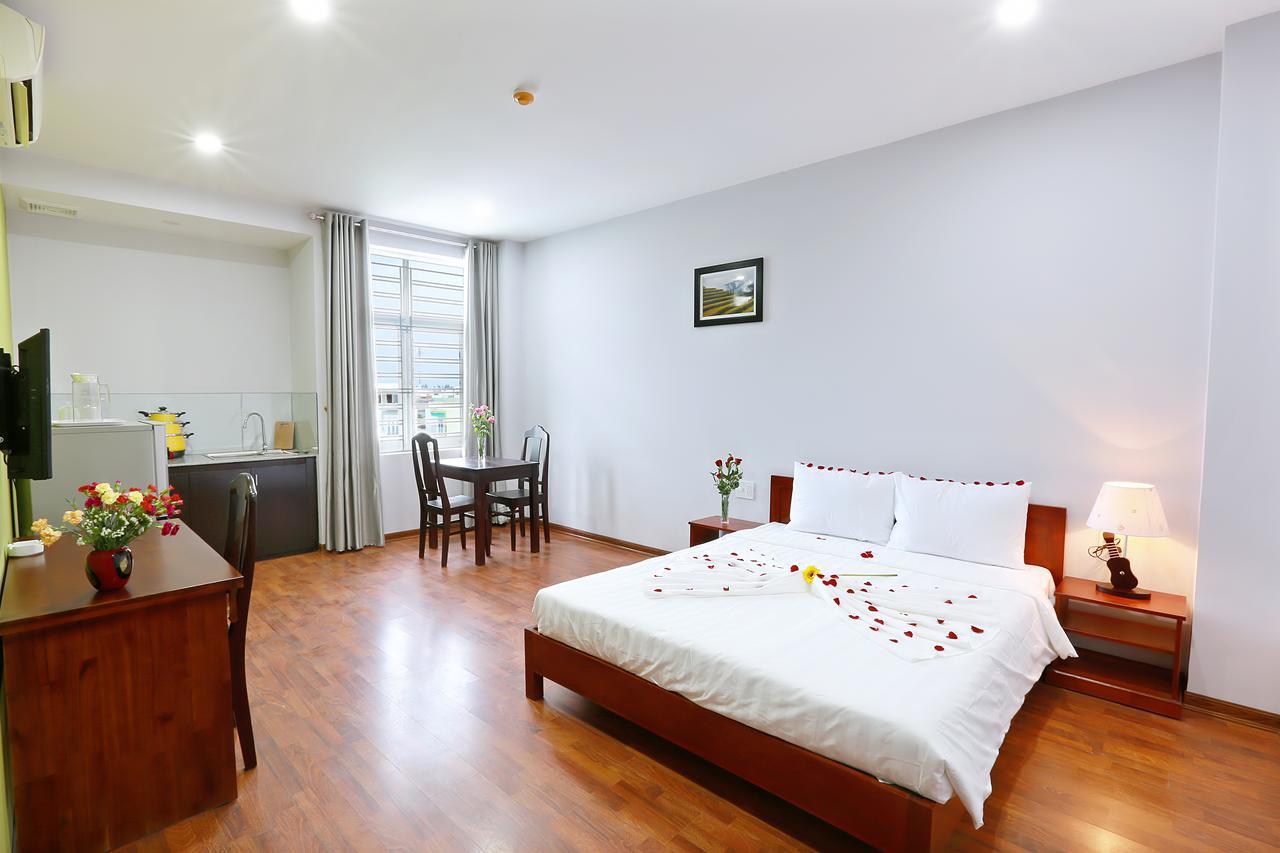 Gold House Hotel Danang Exterior photo