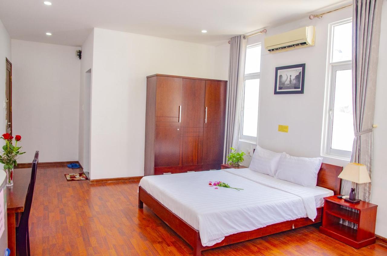 Gold House Hotel Danang Exterior photo